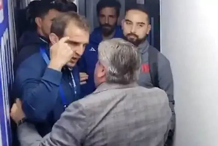 Pelea de Miguel Herrera con Iván Alonso