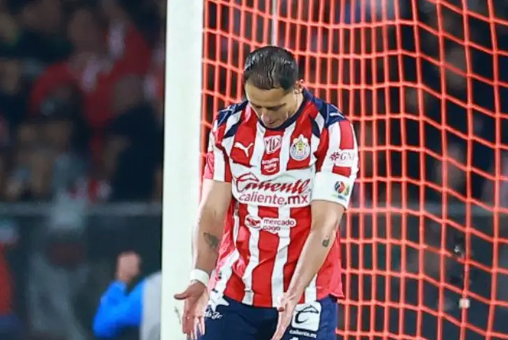 Javier Hernández falló el penal que pudo haber cambiado la eliminatoria