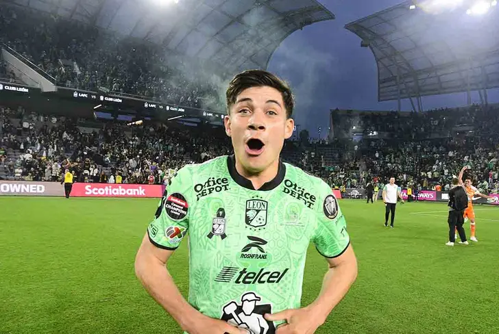 Según César Merlo, Alvarado no sería el 9 mexicano que estarían buscando.
