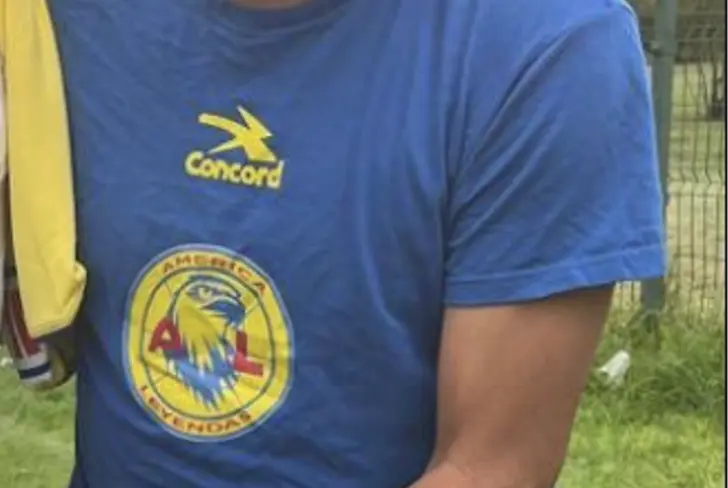 Carlos Carrillo en el partido de Leyendas del América