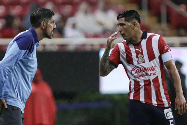 A pesar de los rumores, Víctor Guzmán negó tener una pelea con Veljko Paunovic