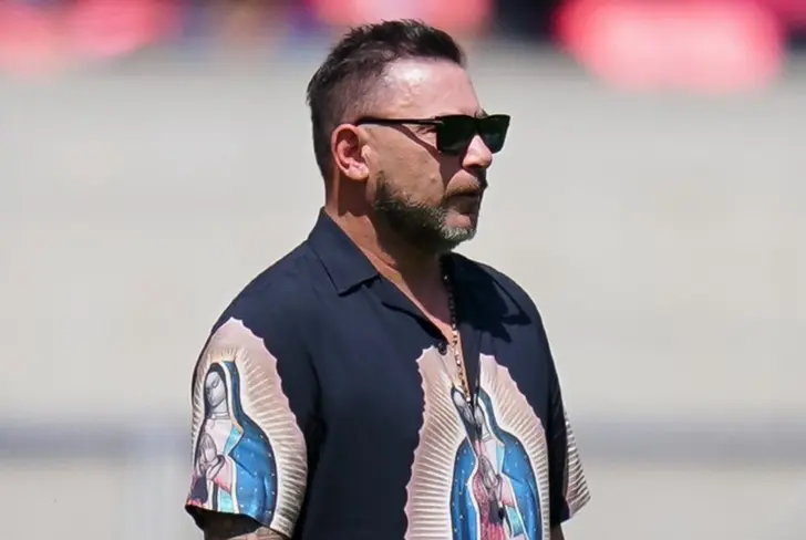 Antonio Mohamed en el Pumas vs Monterrey del Apertura 2023