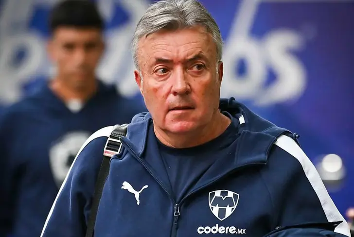 Domènec Torrent ha preferido poner a Óliver Torres en lugar de Fimbres