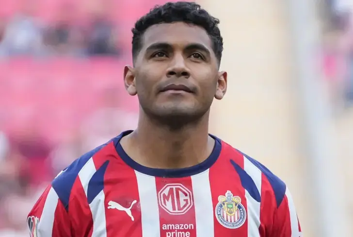 Sepúlveda habría recibido una última oportunidad para permanecer en Chivas