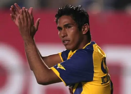 Juan Carlos Valenzuela jugando para las Águilas del América.