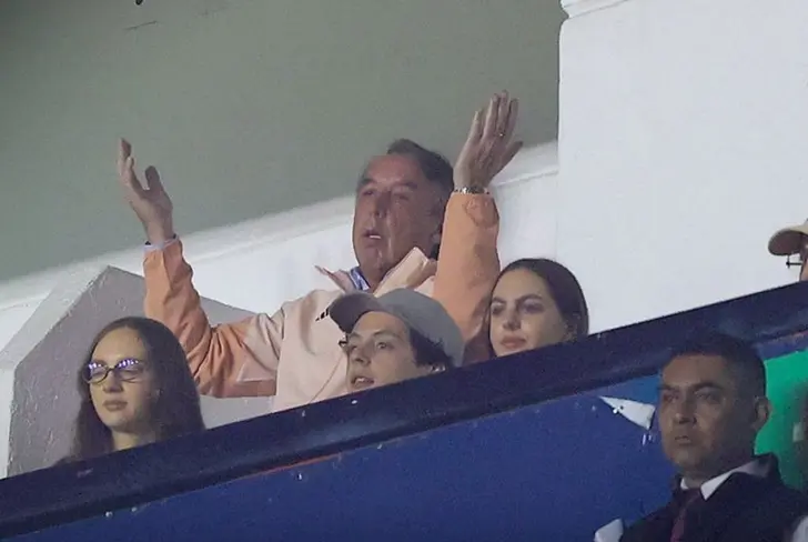 El semblante de Azcárraga cambió por completo cuando el resultado jugó en contra.