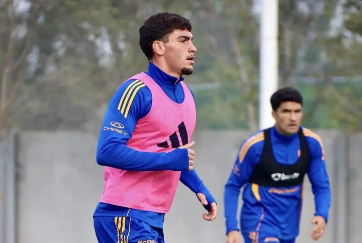 Simeone entrenando con el primer equipo del conjunto felino.