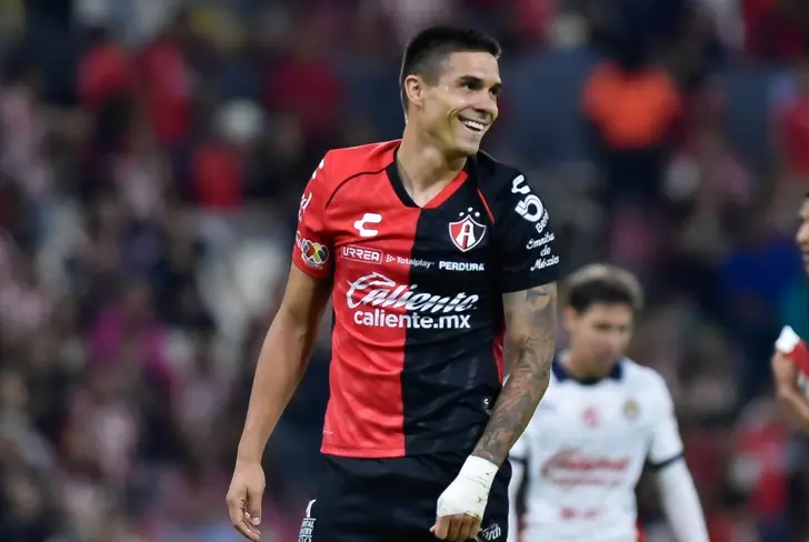 La salida de Uros Djurdjevic es clave para que Alan Pulido pueda llegar al Atlas