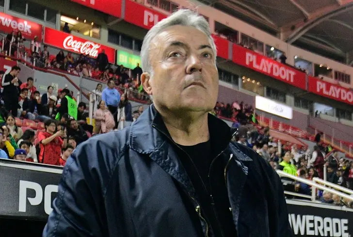 Torrent sumó 16 triunfos, 9 empates y 13 derrotas como DT de Rayados