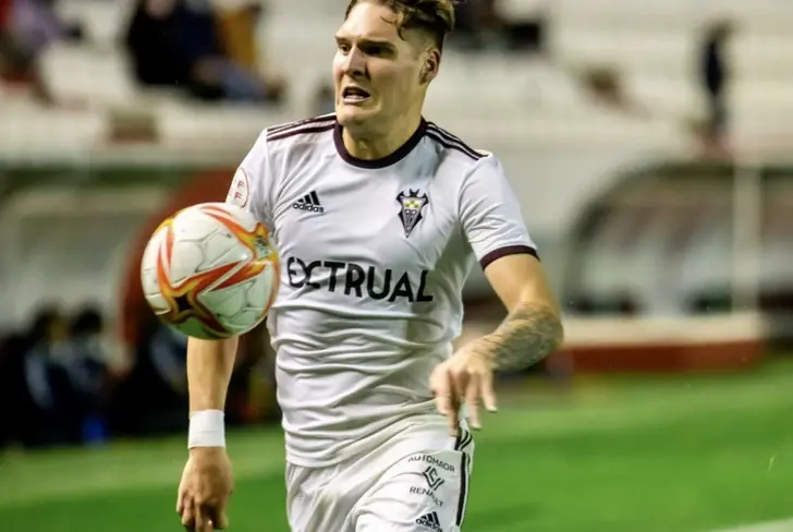 El primer paso del charrúa por el fútbol español no fue el mejor.