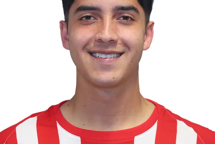 Sebastián Esparza en su foto oficial con el Tapatío / Foto: Liga MX
