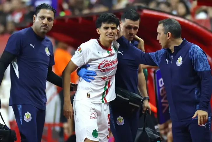 Richard Ledezma corre el riesgo de perderse el Clásico Tapatío si suma otra amonestación