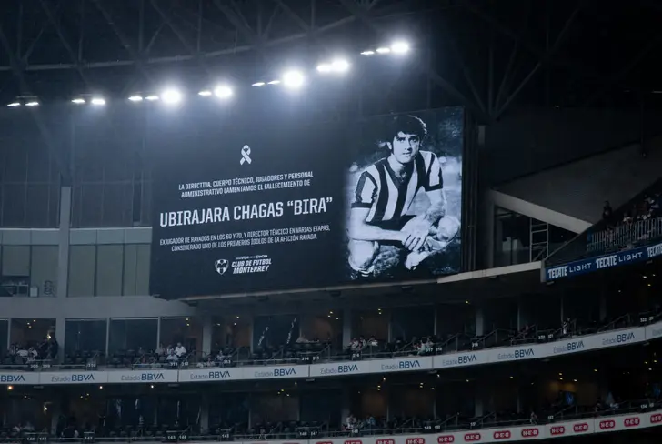 Así fue el homenaje de "Bira" en el Estadio BBVA