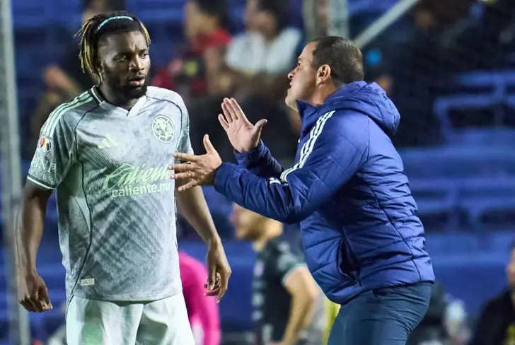 El delantero francés no ha tenido un buen arranque de torneo y dejó un detalle que no gustó a parte de la afición.