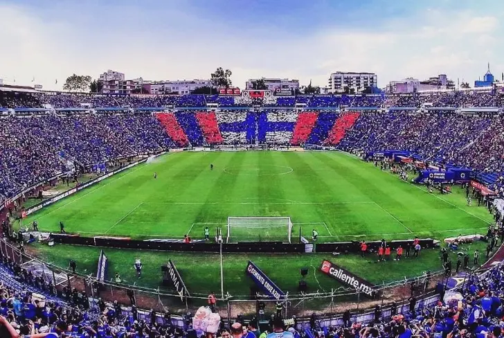 No pudo haber reencuentro de la máquina con el estadio 'azul'.