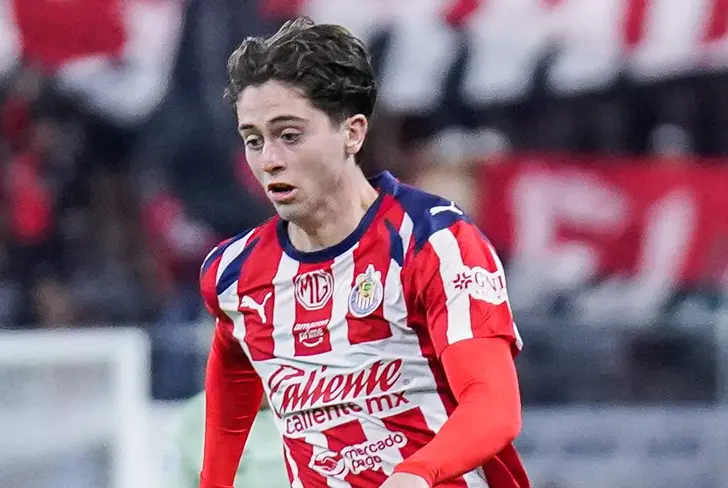 El torneo de Brian Gutiérrez con Chivas le ha valido su llamado a las últimas convocatorias de Javier Aguirre