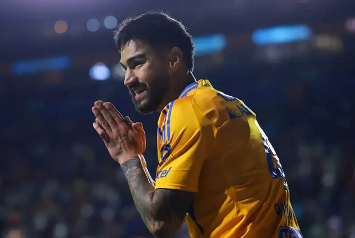 Juan Purata ha sido uno de los futbolistas que han sonado para llegar a Chivas