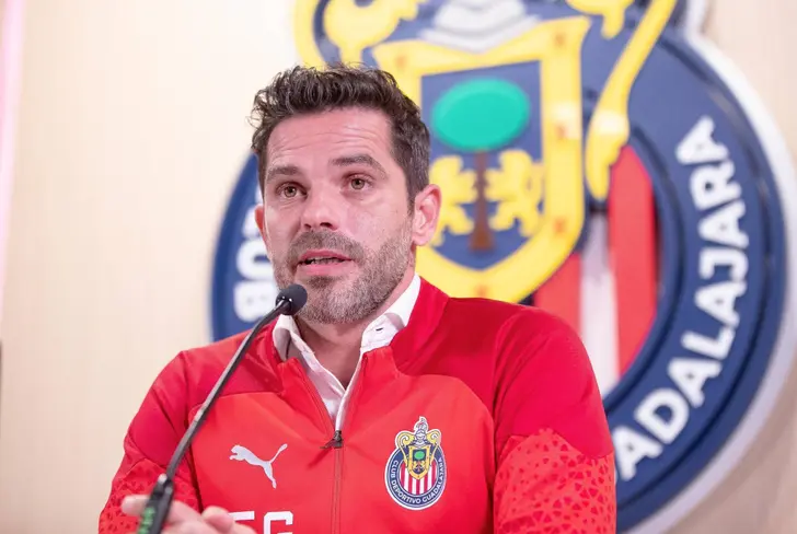 Fernando Gago llegó a Chivas para suplir en su momento a Veljko Paunovic