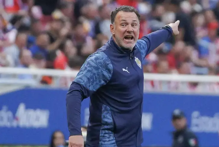 Gabriel Milito lanzó un fuerte regaño a Roberto Alvarado tras la derrota ante Santos en el Apertura 2025