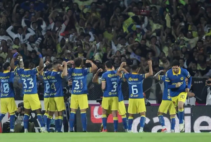 Festejo del gol 100 de Henry Martín con la playera del América / Foto: Getty Images
