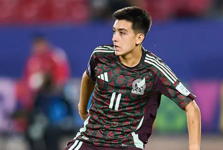 Gilberto Mora con la Selección Mexicana