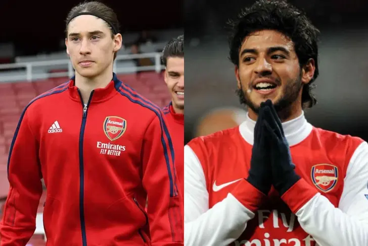 Marcelo Flores y Carlos Vela con la playera del Arsenal