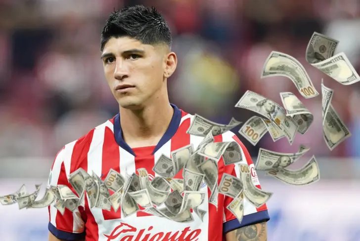 El delantero mexicano posee un sueldo alto, pero no es de los mejores pagados de Chivas.