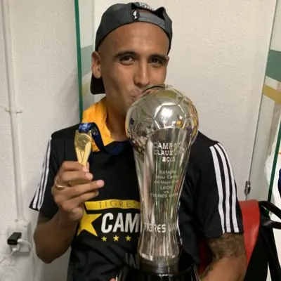Sin muchos reflectores, el lateral mexicano ganó múltiples títulos en la U.
