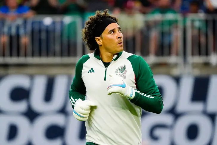 Guillermo Ochoa aceptó las nuevas condiciones de Javier Aguirre