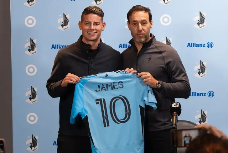 James Rodríguez llegó a Minnesota con un contrato récord