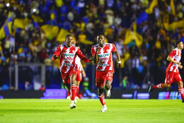 A pesar del cambio de horario a favor del América, los 'Rayos' con un gran Diber Cambindo batieron al América 3 goles a 2.