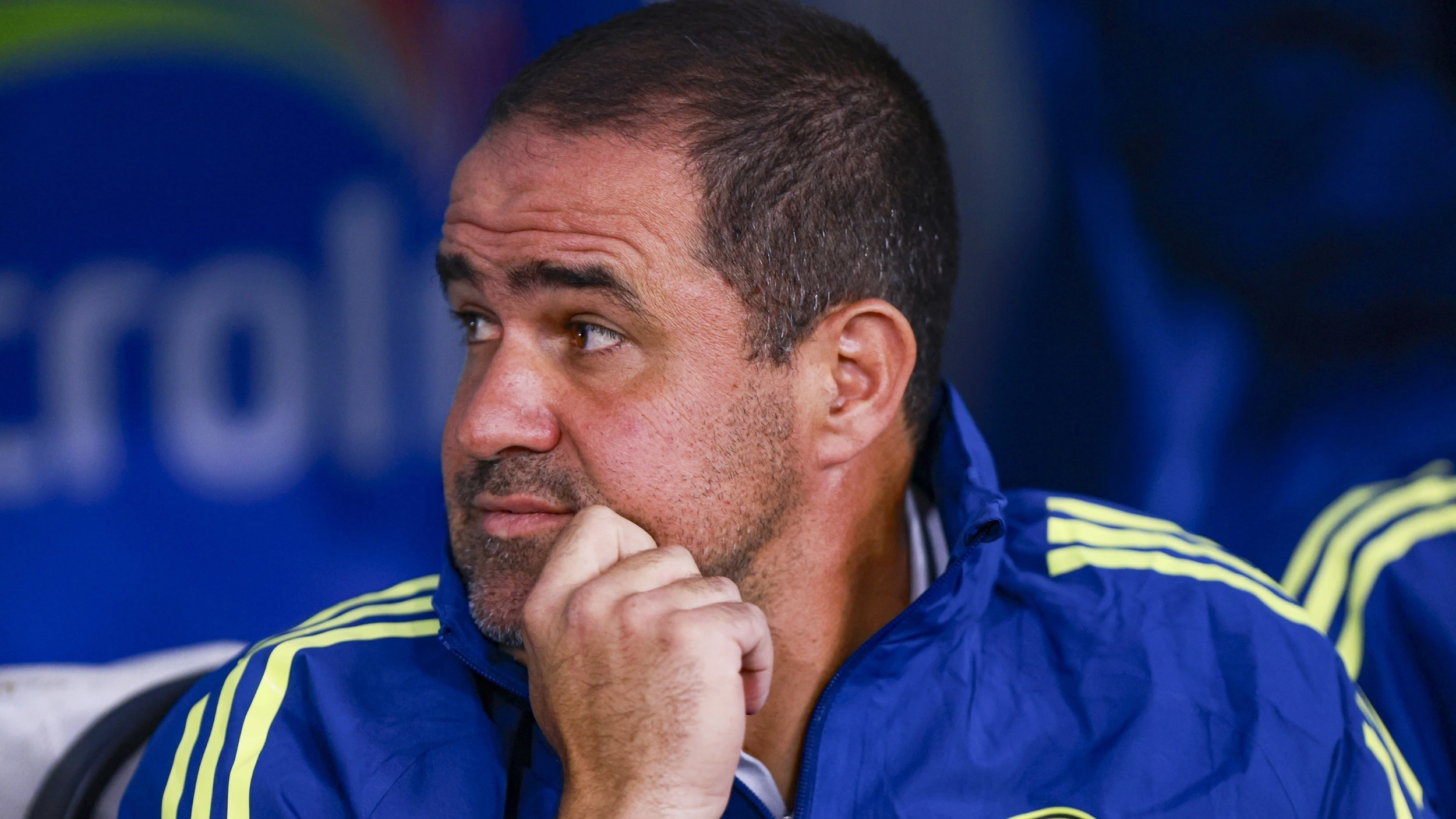 André Jardine dirigiendo en el Club América