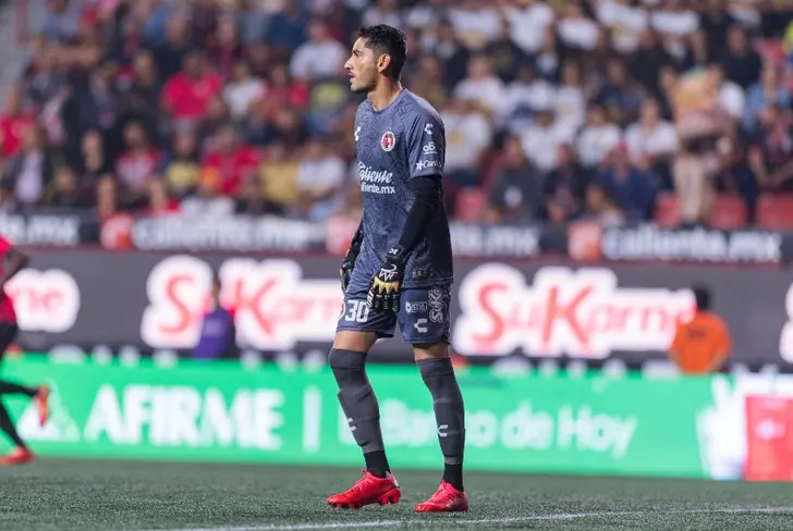 Jesús Corona se enfrentará a su ex equipo 