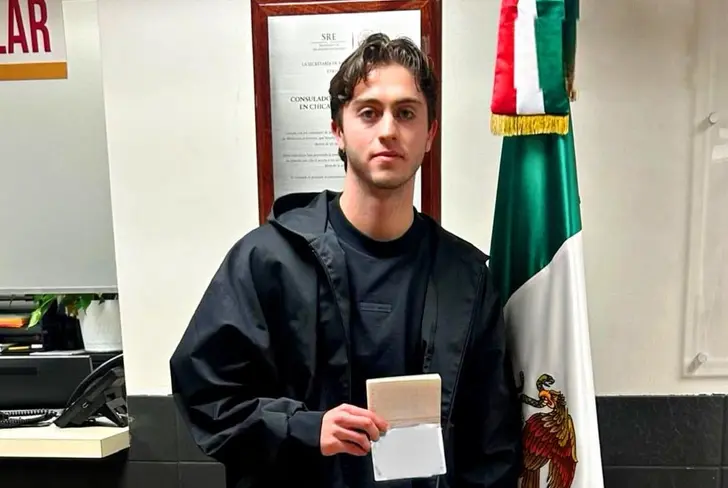 Brian Gutiérrez hace un par de días su pasaporte mexicano: Foto Instagram.