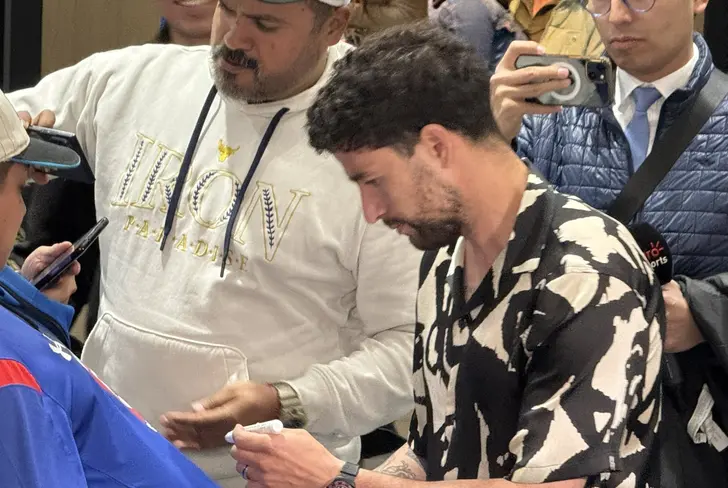 'Nacho' Rivero llegando a la capital mexicana en el mismo vuelo que Borja.