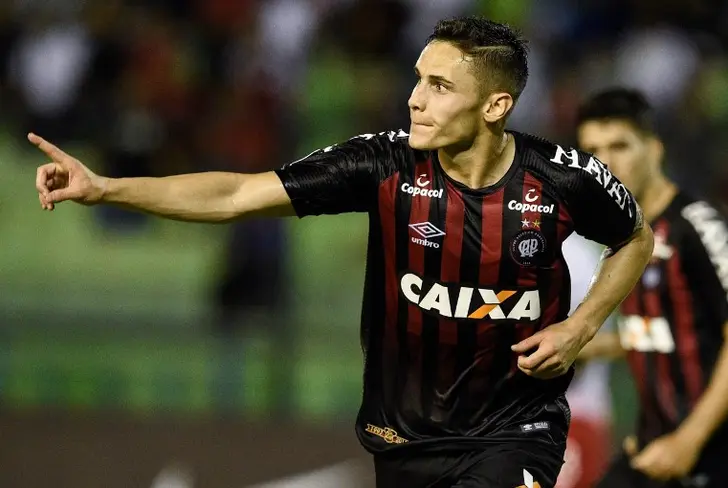 El futbolista ha pasado por 4 clubes del fútbol carioca.