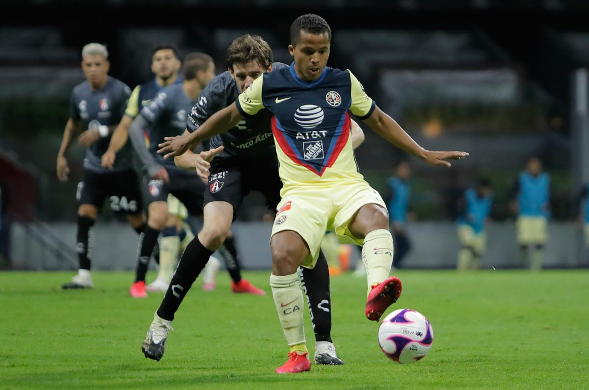 Crack mexicano podría tener su regreso en las canchas  