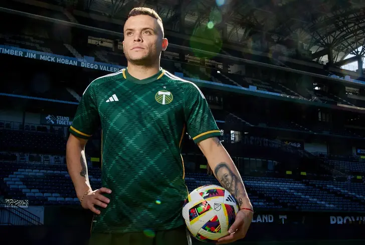 Jonathan Rodríguez es uno de los jugadores con mejor sueldo.