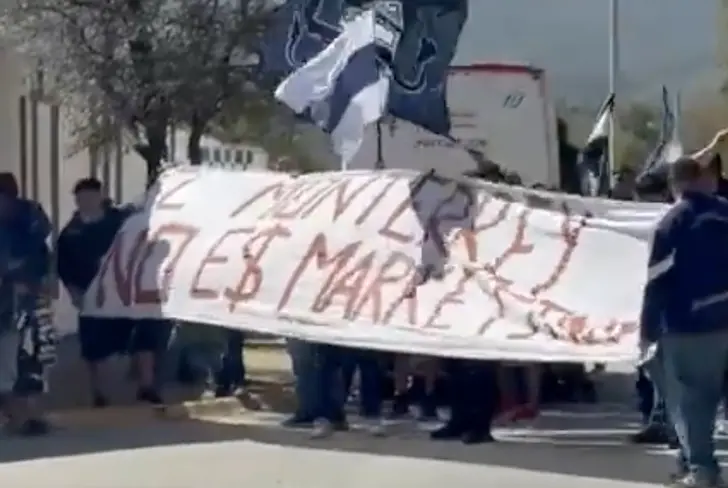 Aficionados de Monterrey protestaron por el mal momento del club / Foto: ONCE DIARIO