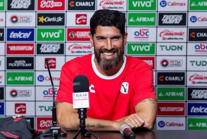 Sebastián Abreu buscará impulsar la carrera de Mora de cara al Mundial