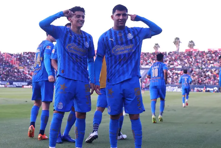 Chivas suma cuatro triunfos en sus primeros cuatro partidos