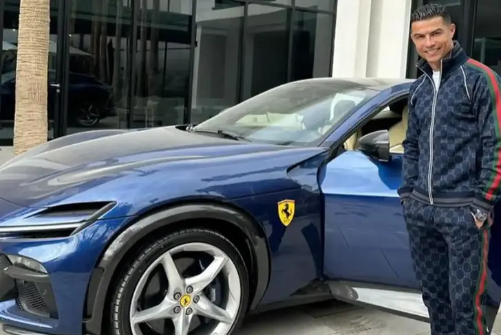 CR7 y su nuevo Ferrari Purasangre 