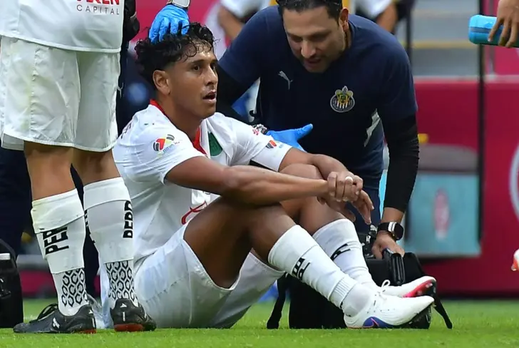 Lui Romo complicó su papel en el Tri tras recaer en su lesión
