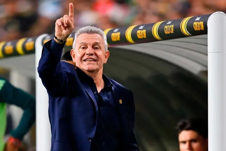 Javier Aguirre durante la Copa Oro 2025 con México