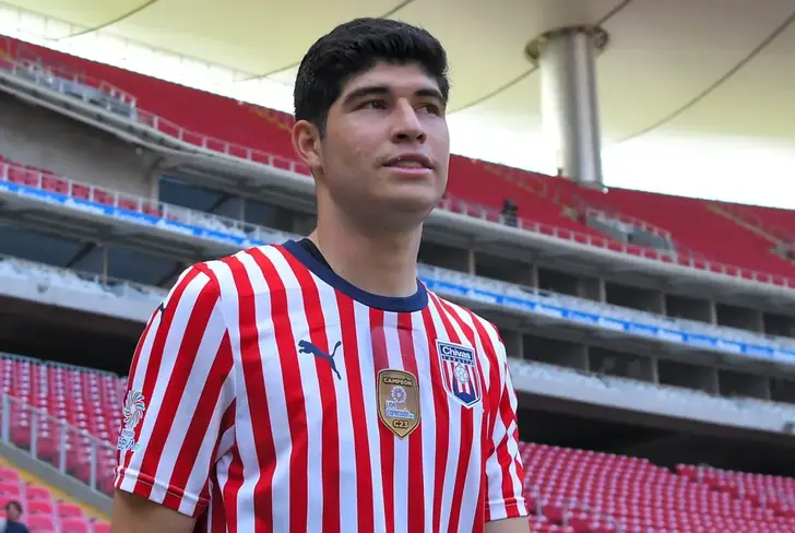 La joven promesa rojiblanca no contó con los minutos esperados en su etapa con Chivas