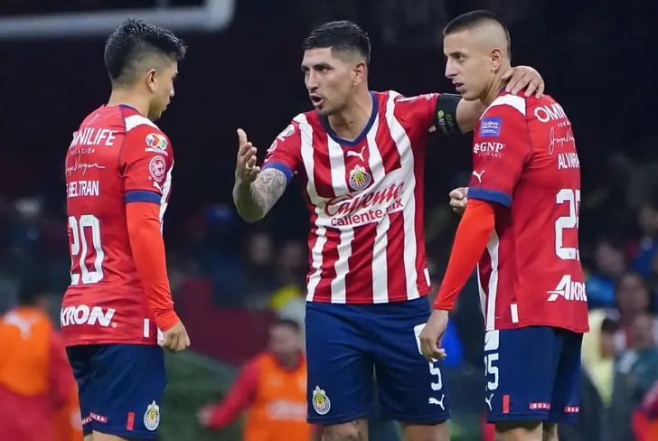Líderes del vestidor como Fernando Beltrán y Víctor Guzmán fueron las primeras bajas en Chivas