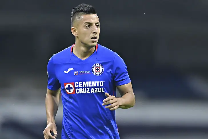 Alvarado despertó el interés de Europa en su paso con Cruz Azul