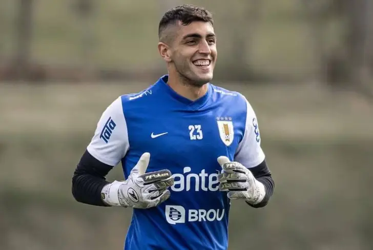 Santiago Mele buscará un nuevo equipo para jugar el Mundial con Uruguay