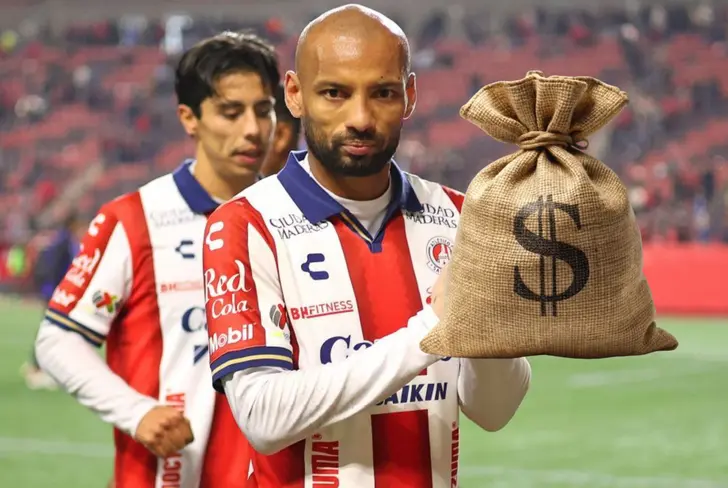 Joao Pedro no entraría entre los 5 delanteros mejores pagados de Liga MX.
