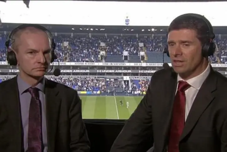 Rob Hawthorne (izquierda) es conocido por narrar los encuentros del Manchester United en Sky Sports